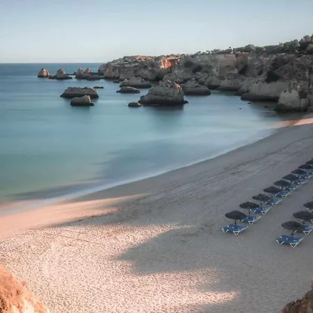 Torre Da Rocha Frente Ao Mar *