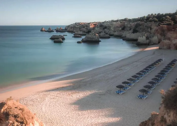 托雷达罗沙公寓 *