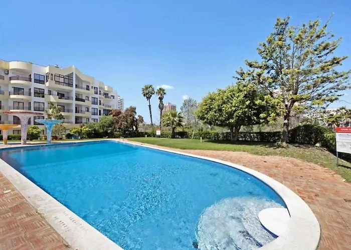 Torre Da Rocha Frente Ao Mar *